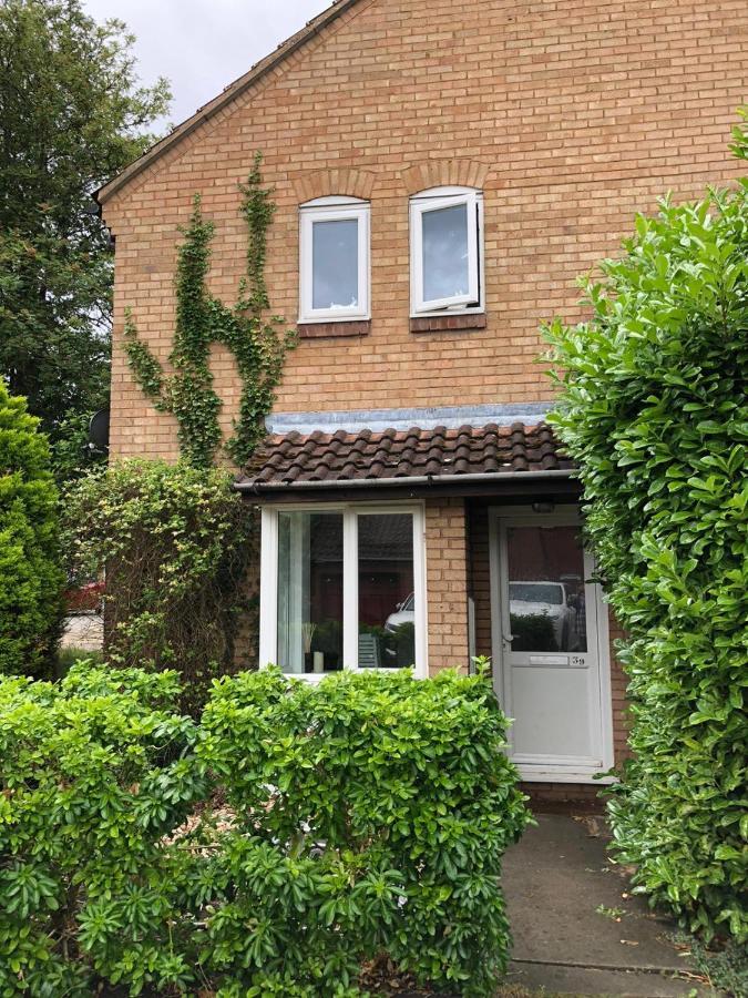 Villa Rowan Tree Aylesbury  Exterior foto
